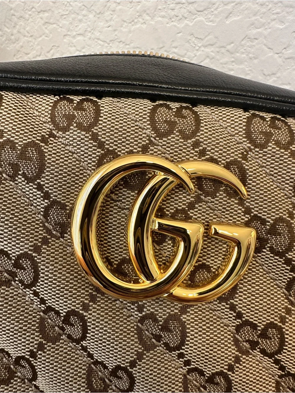 Gucci Beige GG Supreme Canvas Camera Bag with Black Trim
